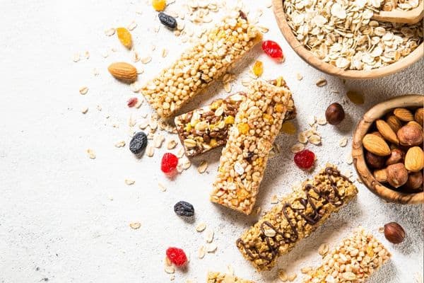granola bars - great snack ideas to pack in your hospital bag for labor
