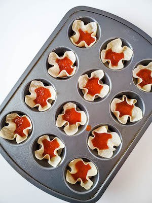 Pizza Wonton Cups