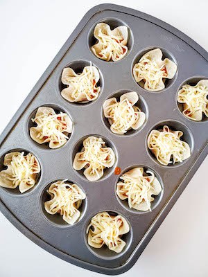 Pizza Wonton Cups