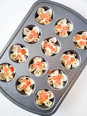 Pizza Wonton Cups