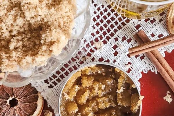 diy gift cinnamon sugar scrub for lips 