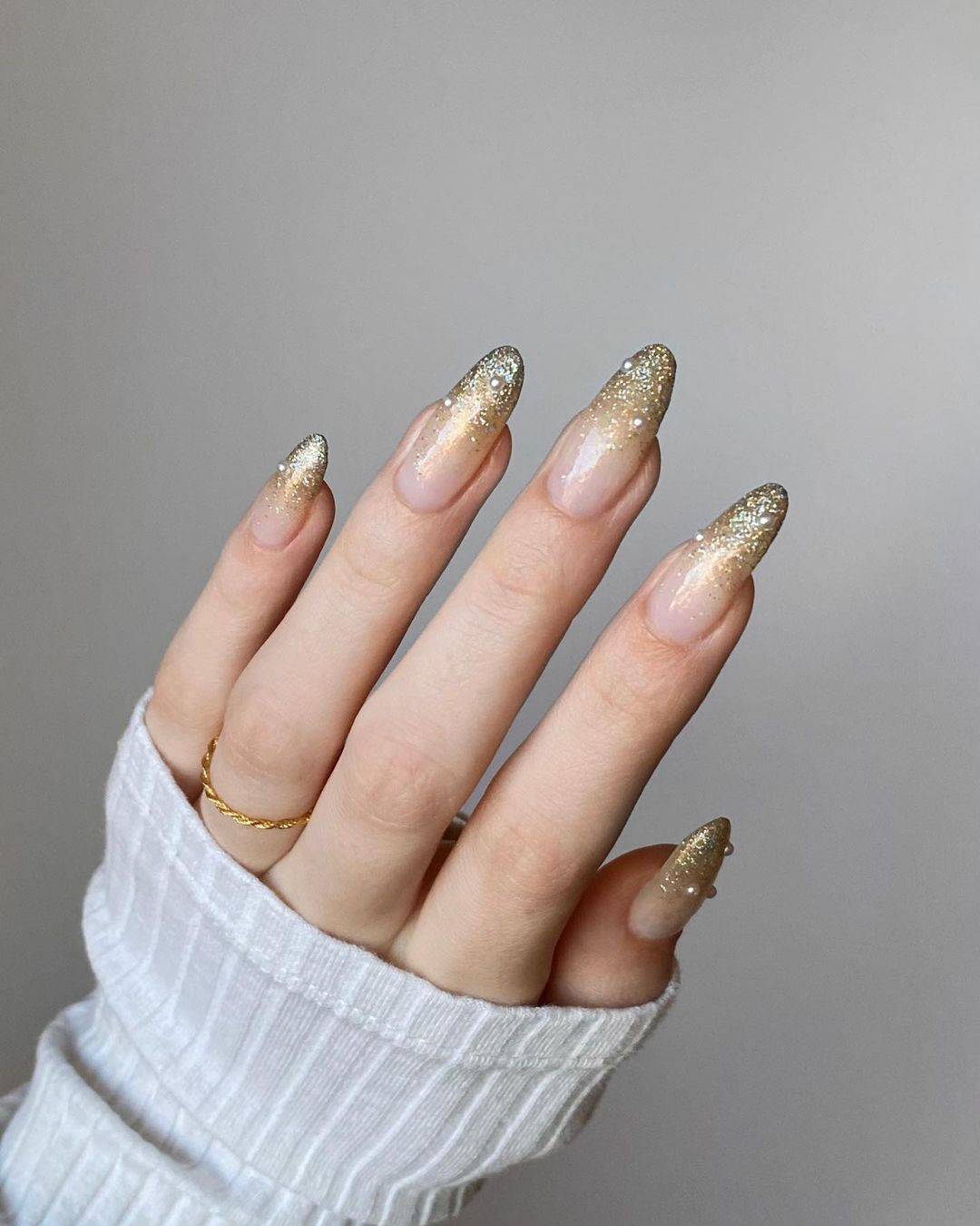 glitter gradient minimalist nails