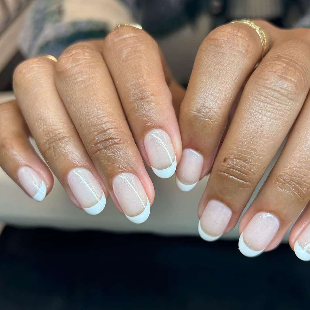 minimalist nails