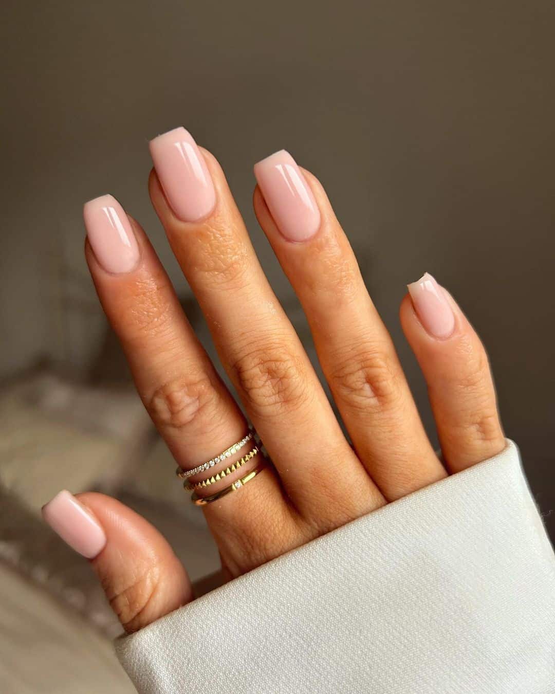 pink minimalist nails