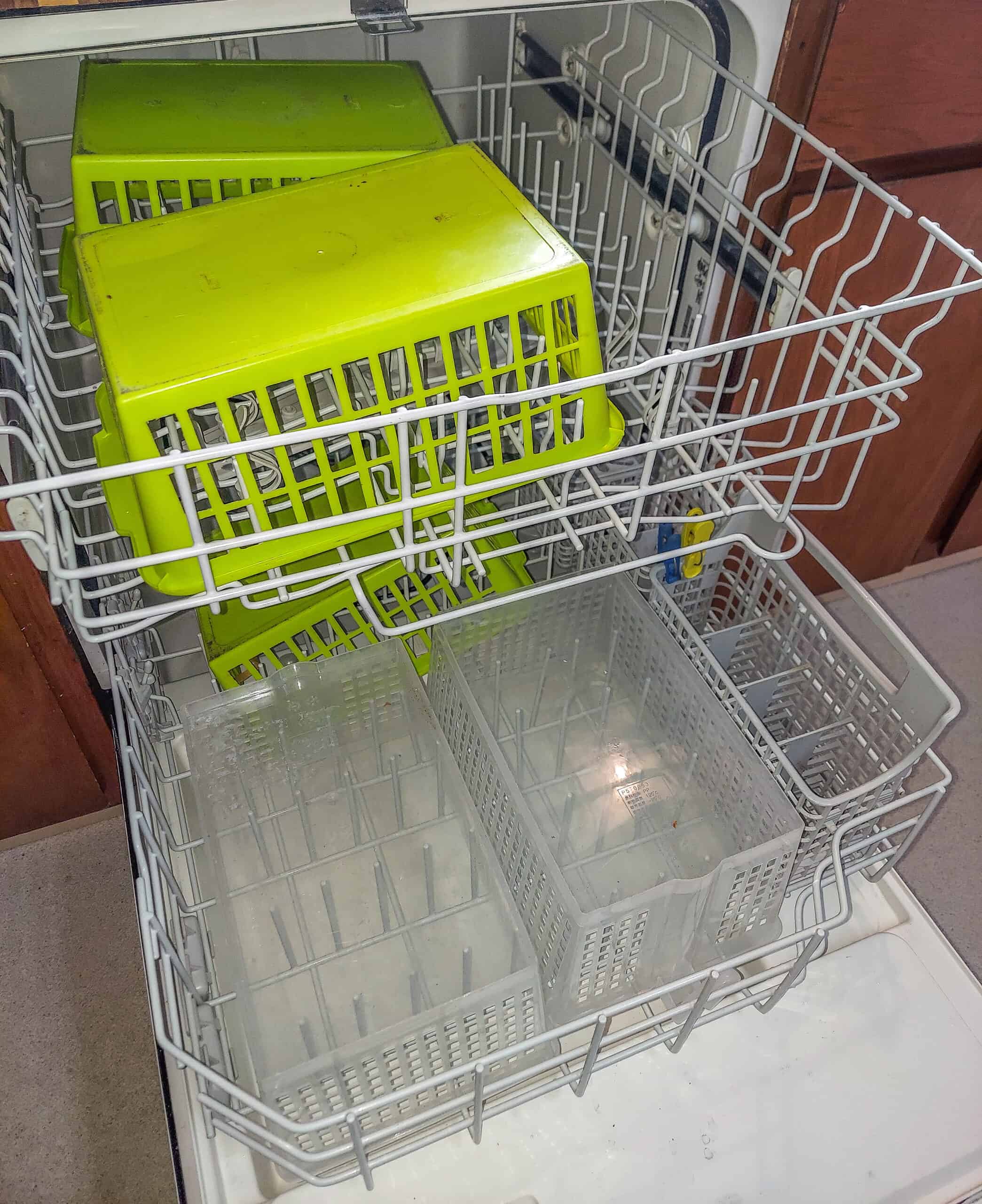  things that you didn't know you could wash in your dishwasher