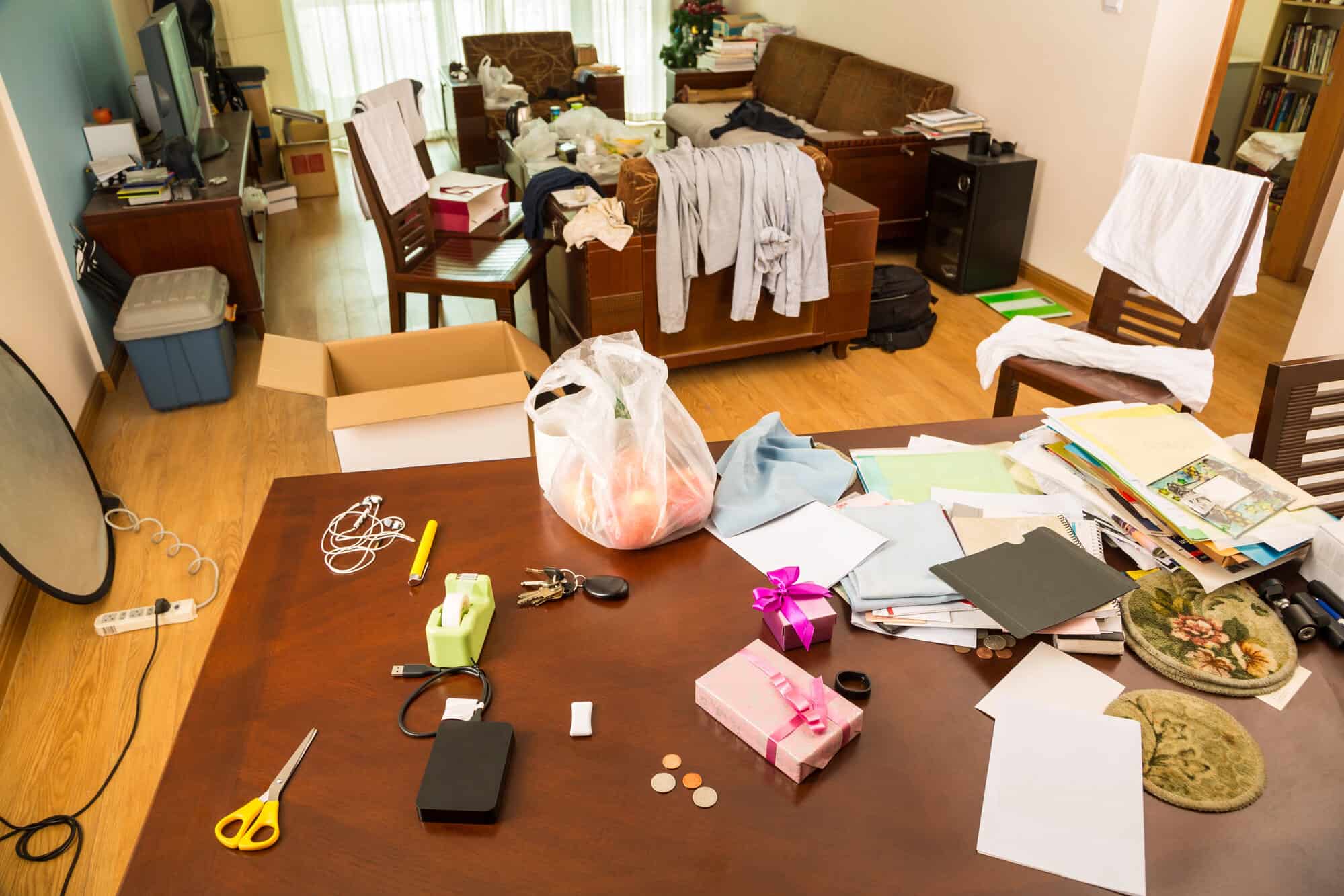 messy house signs your a hoarder