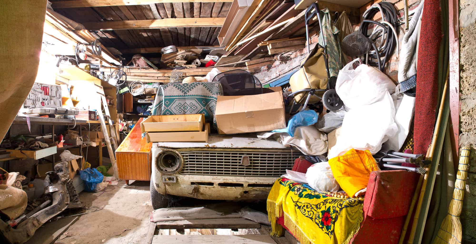 signs that you might be a hoarder, hoarder garage