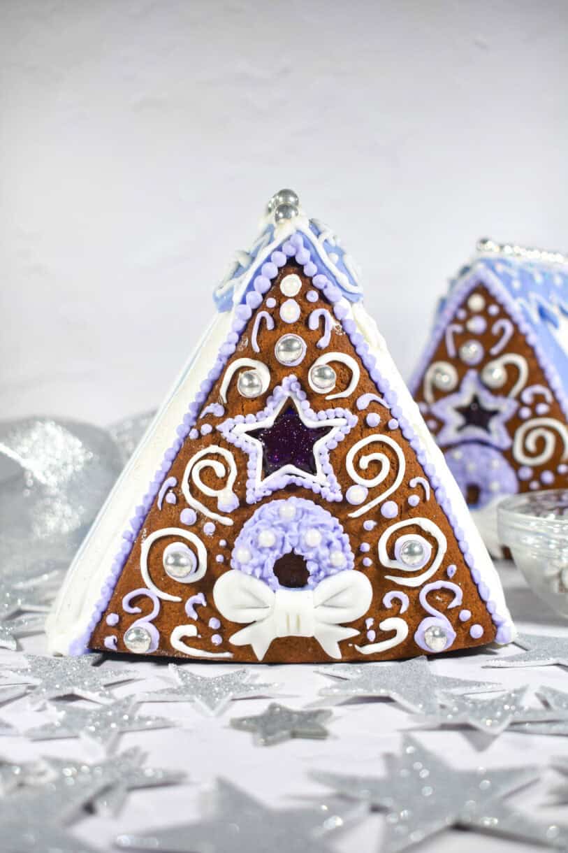 a frame gingerbread house ideas