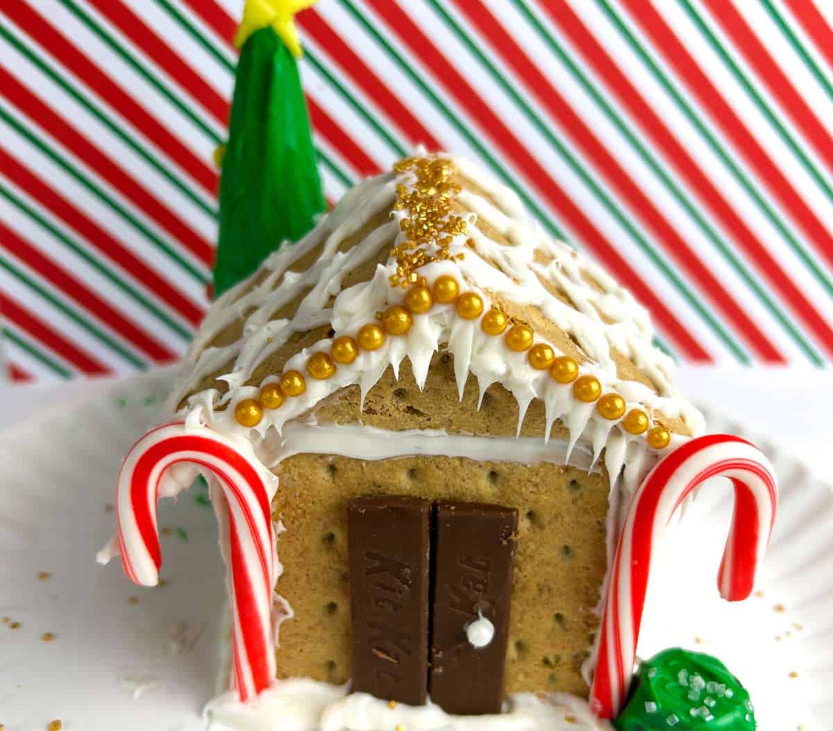 graham cracker gingerbread house idea