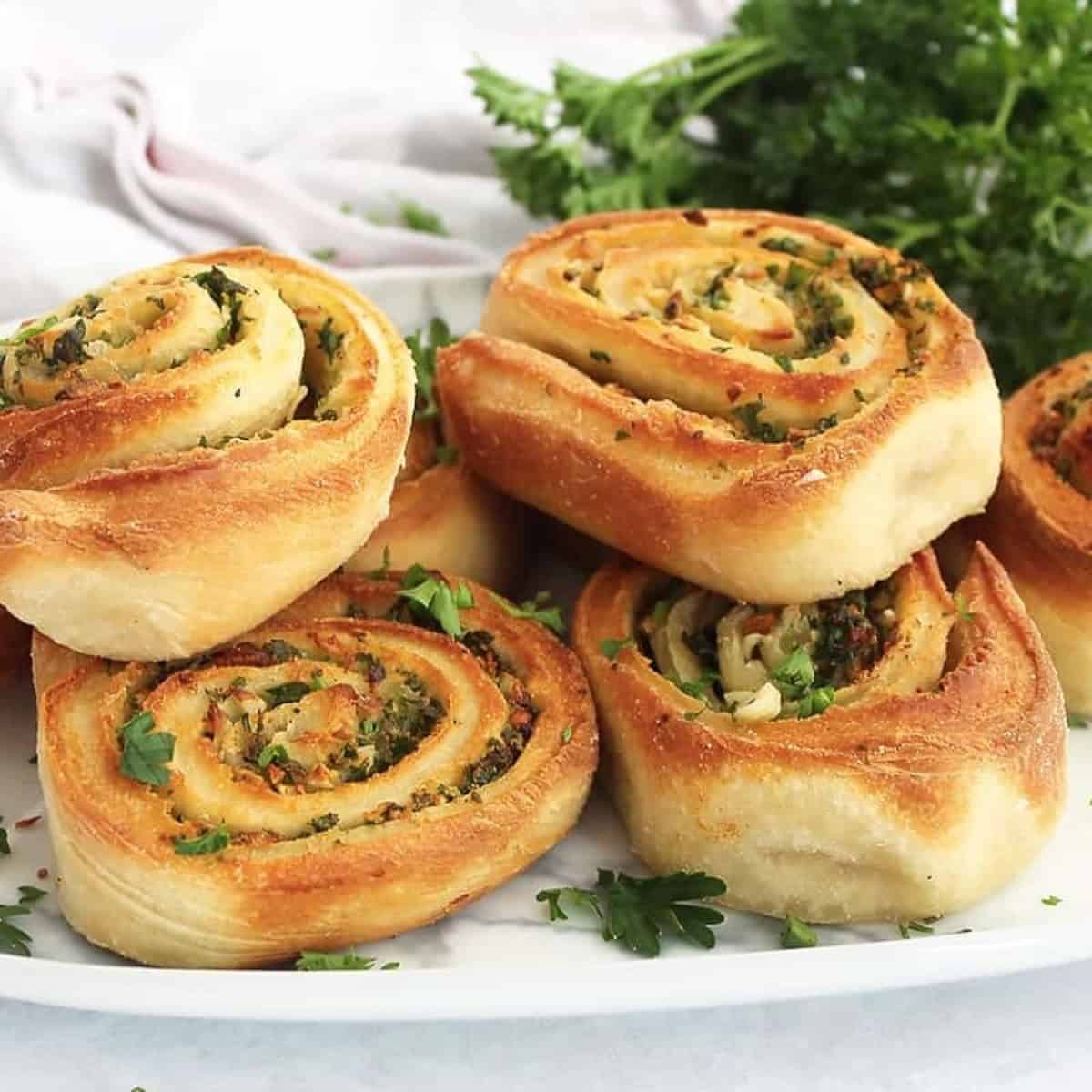 Air Fryer Garlic Pizza Rolls