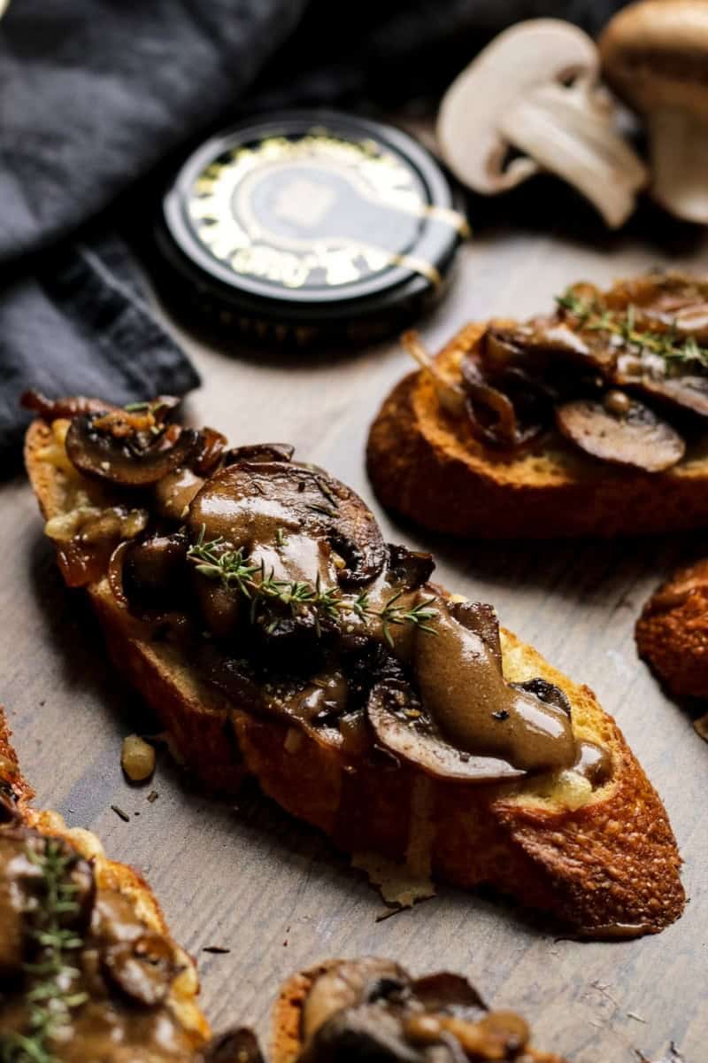 Easy Vegan Mushroom Crostini