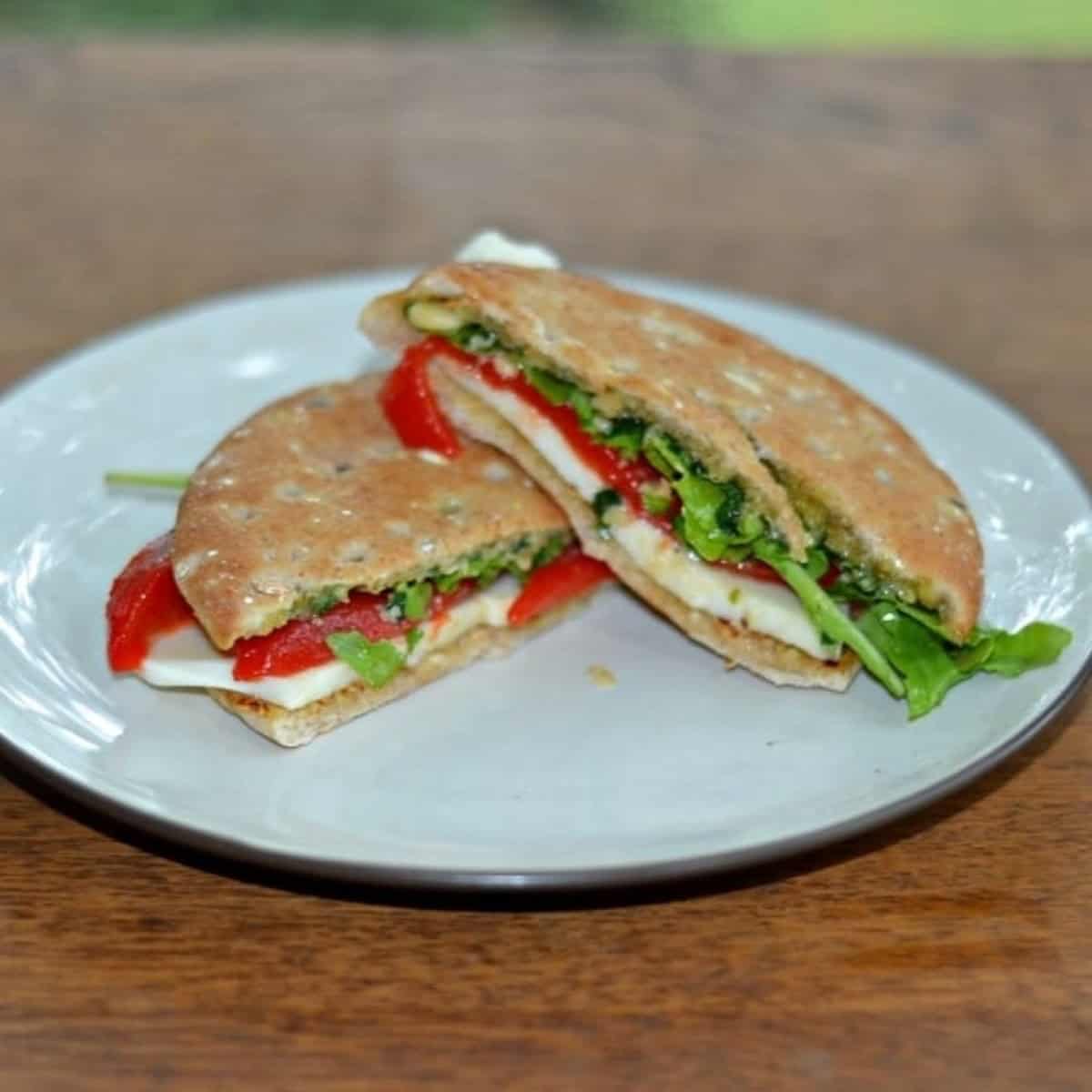 Pesto Mozzarella Roasted Red Peppers Arnold Sandwich Thins Giveaway