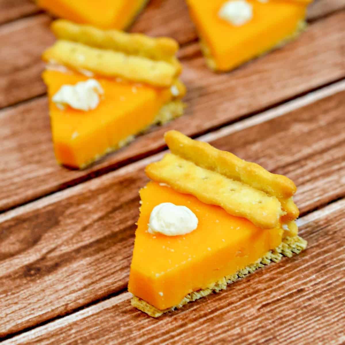 Pumpkin Pie Cheese Crackers Thanksgiving Appetizer