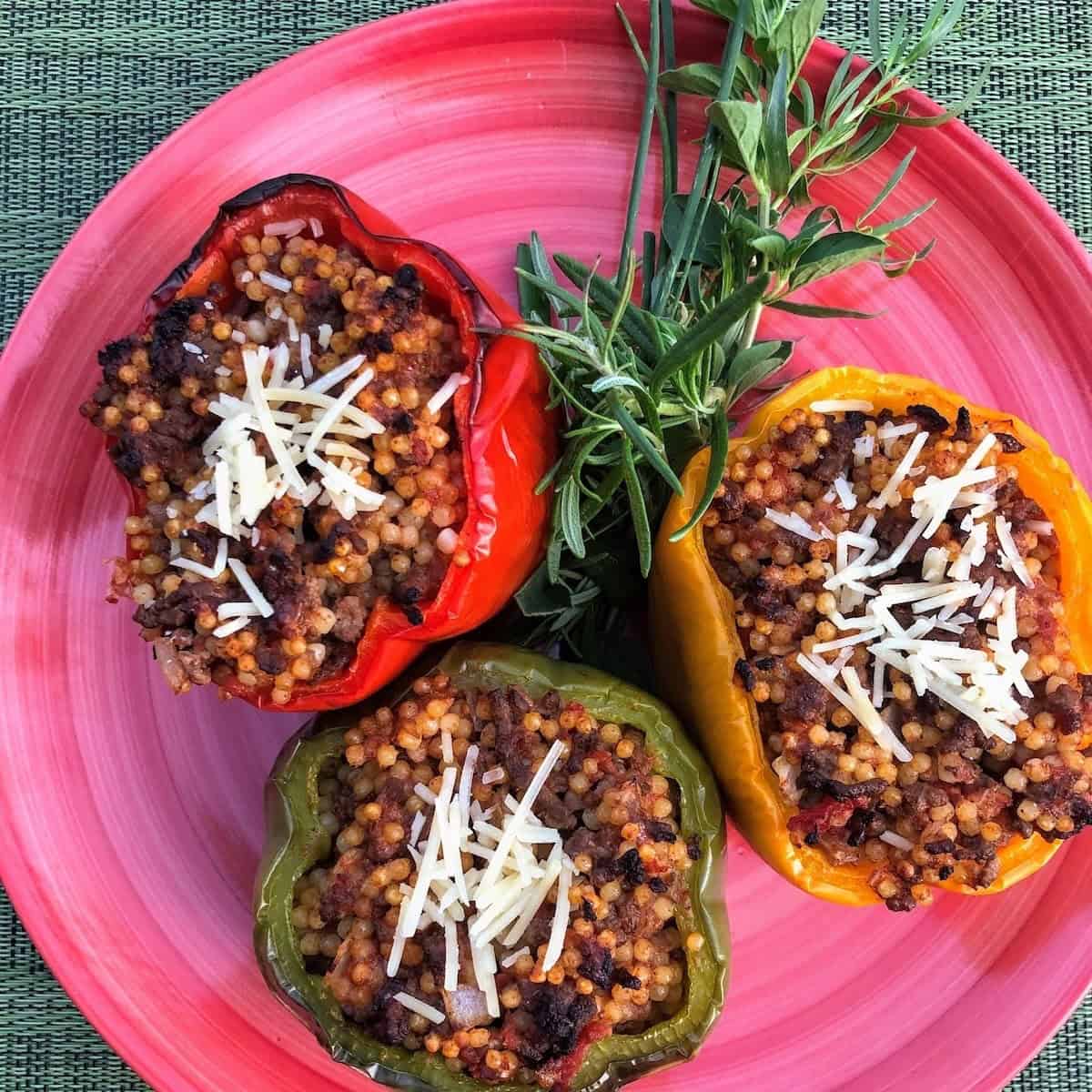 Stuffed Bell Peppers With Beefy Cheesy Yumminess