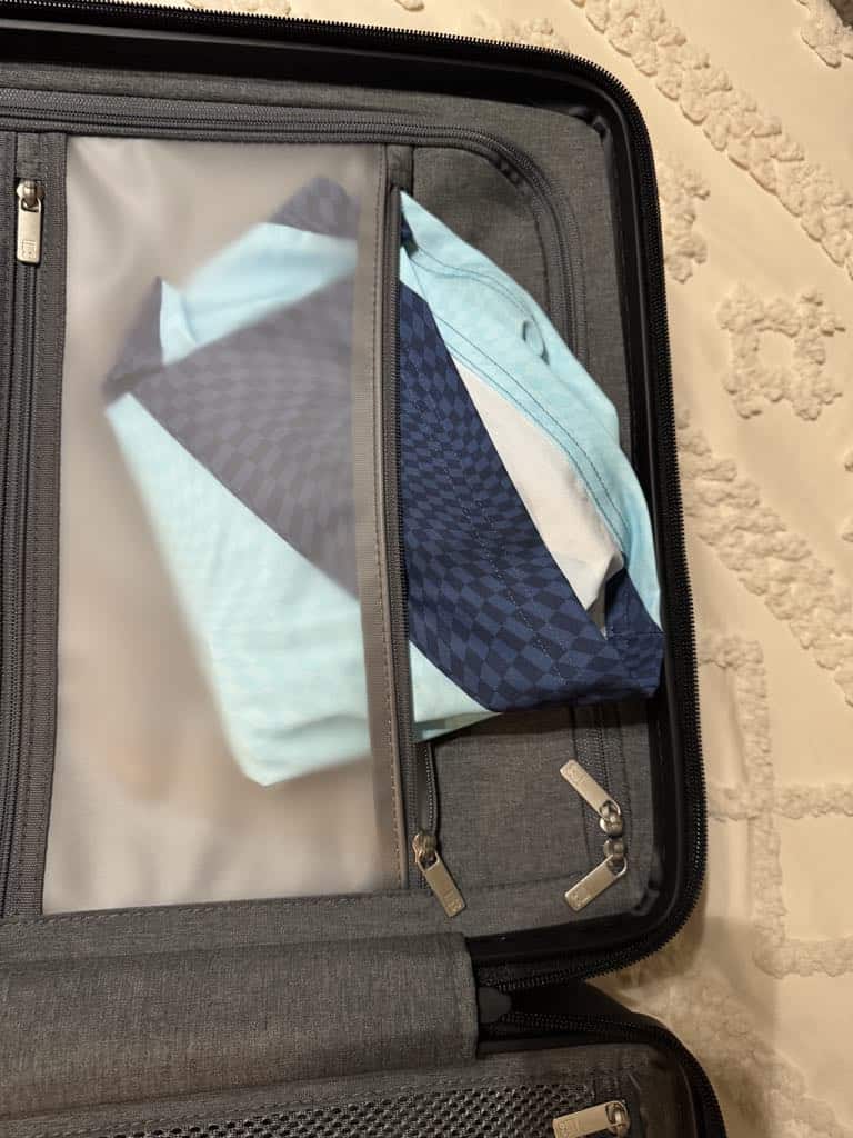 waterproof pocket in level8 suitcase